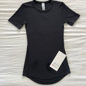 lululemon athletica Black Short Sleeve Tee